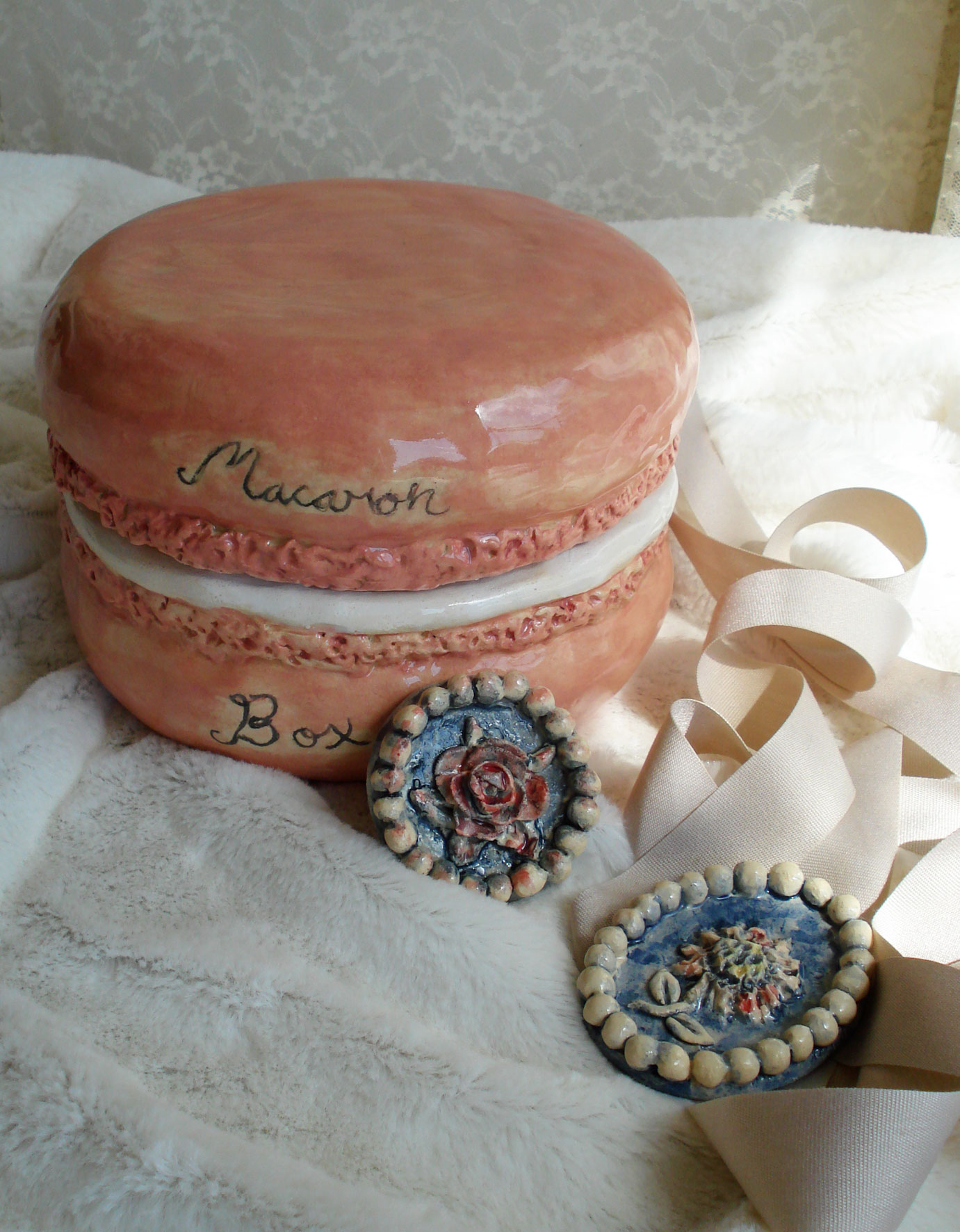 macaron-brooches